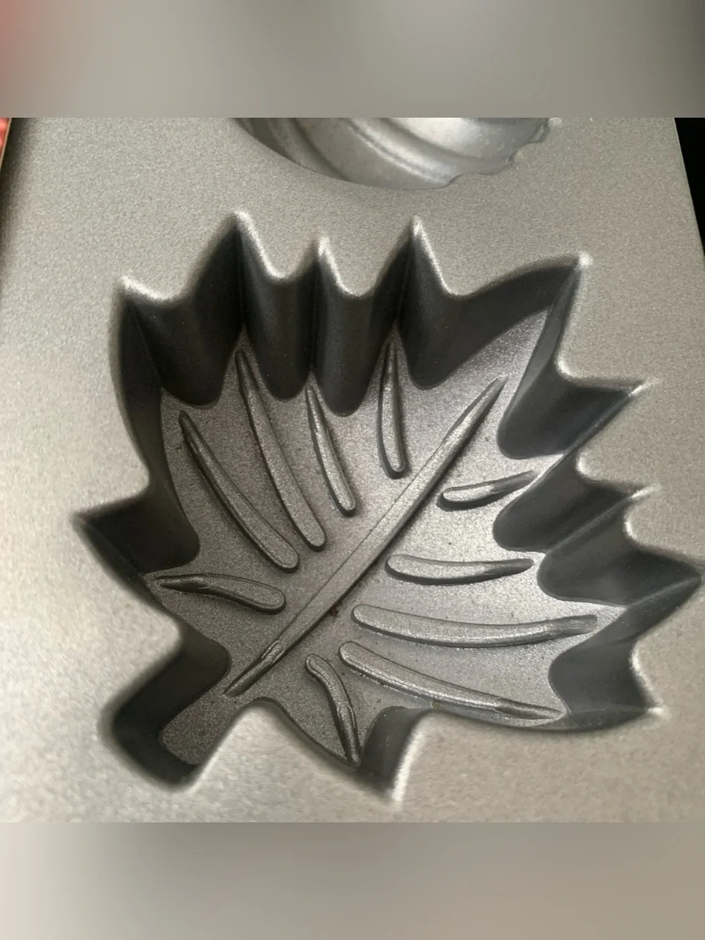 CIROA Cast Aluminum Pumpkin Leaf Shape 9 Units Non-stick Cake Pan Halloween Fall